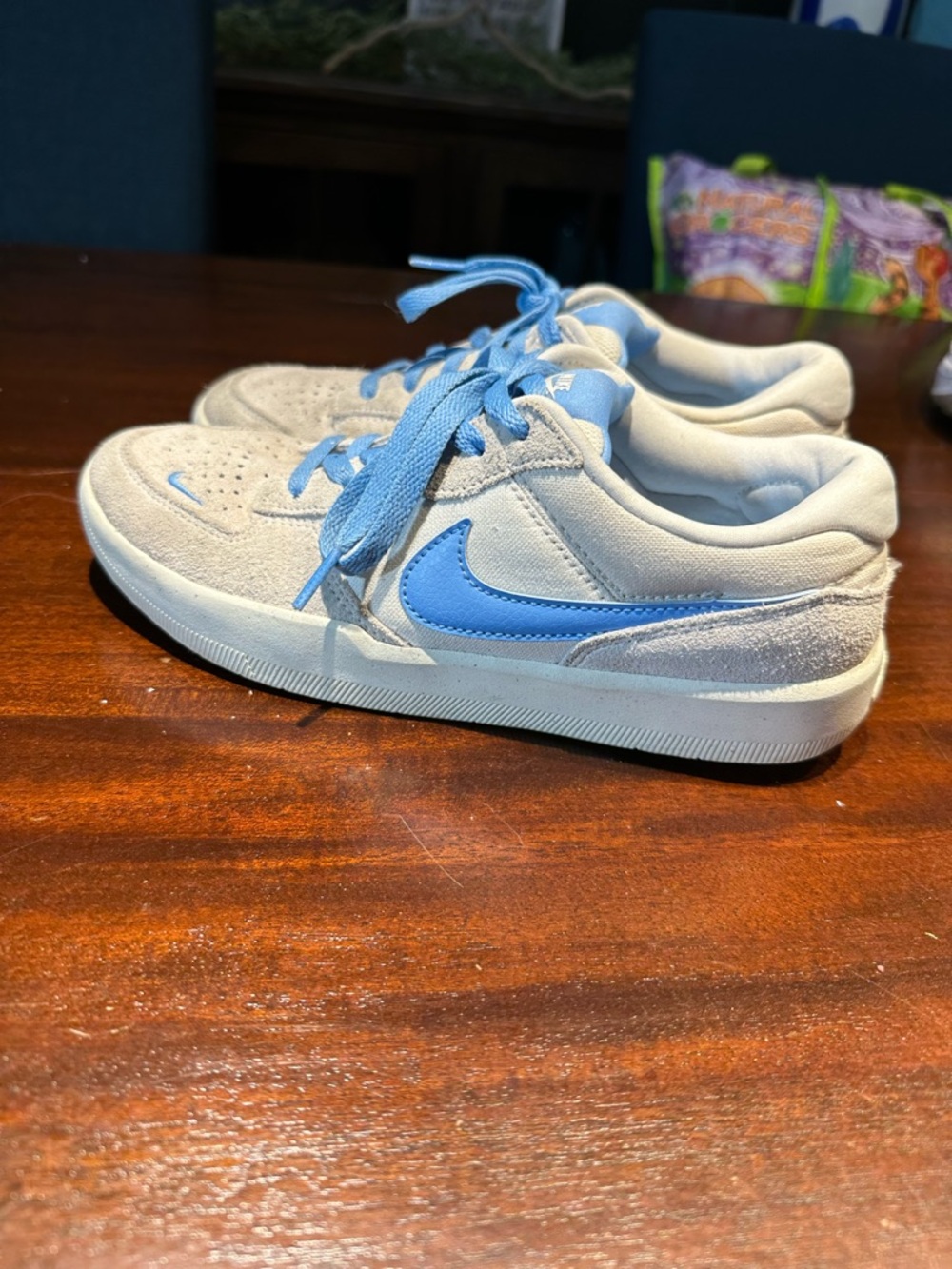 Nike Low-Top Sneakers in Grey with Light Blue Swoosh Mens size 6.5